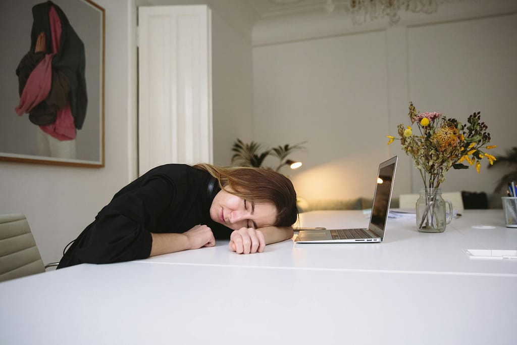 Social Hangover is Intense: A Recovery Guide for Women Entrepreneurs. 1 pexels polina zimmerman 3747422 1