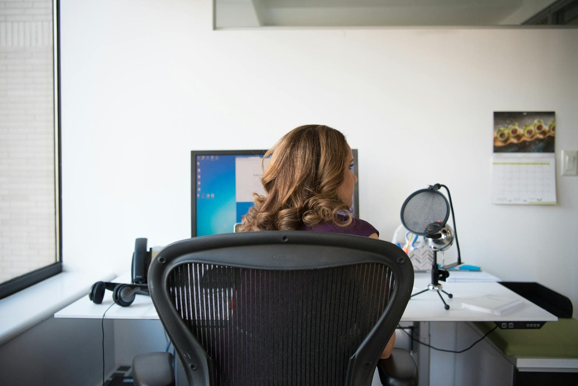 Investing in an Ergonomic Chair: A Critical Health Must for Solopreneurs 1 investing in an ergonomic chair